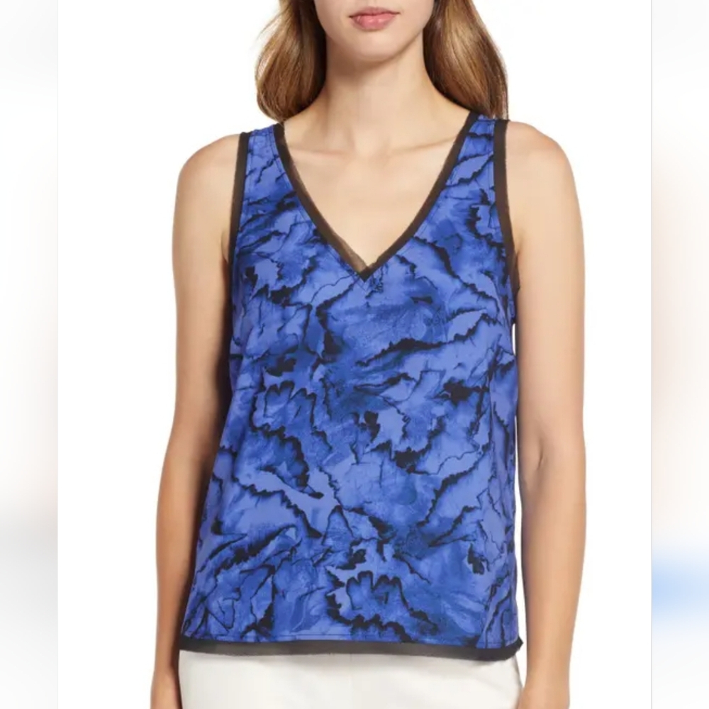HALOGEN Raw Edge Print Double V Tank